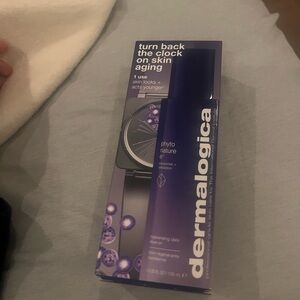 Dermalogica Phyto Nature Serum in Deep Purple